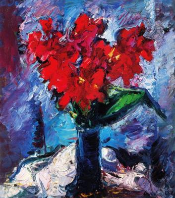 Tropische Blumen in blauer Vase